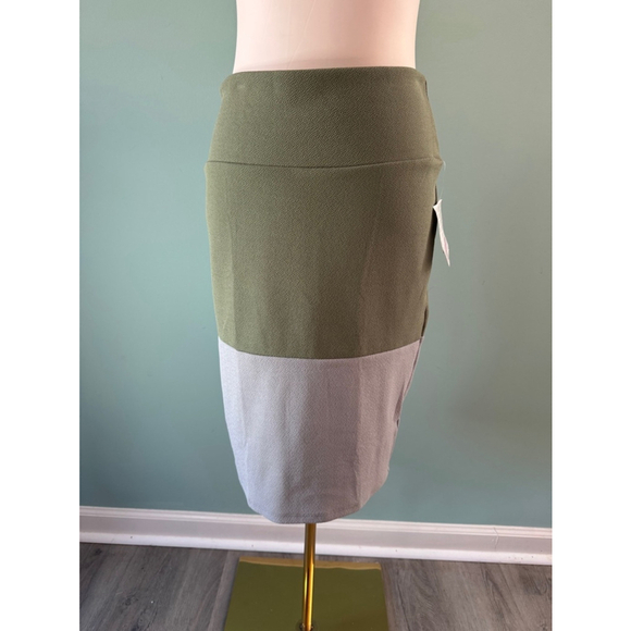 Women's LuLaRoe Cassie Skirt Size M Green and Gray - Picture 1 of 5